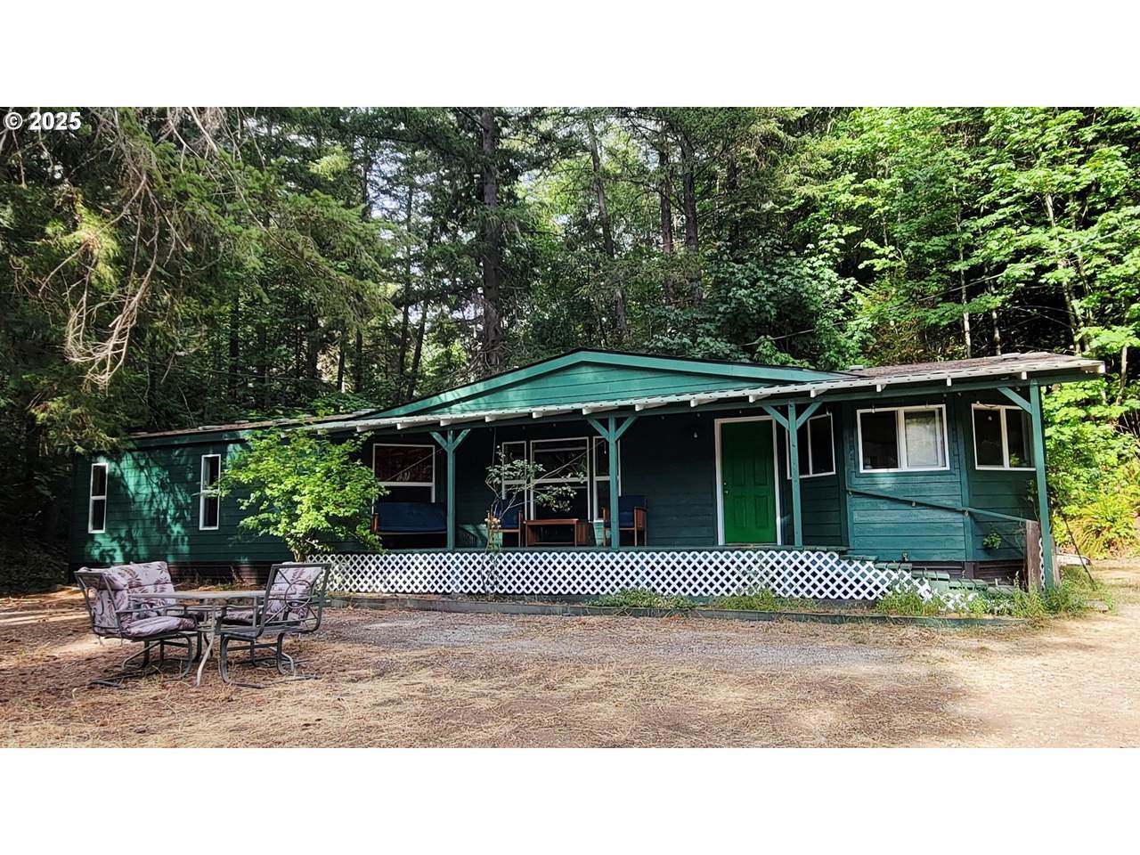 1097 Lees Creek Rd - Photo 1