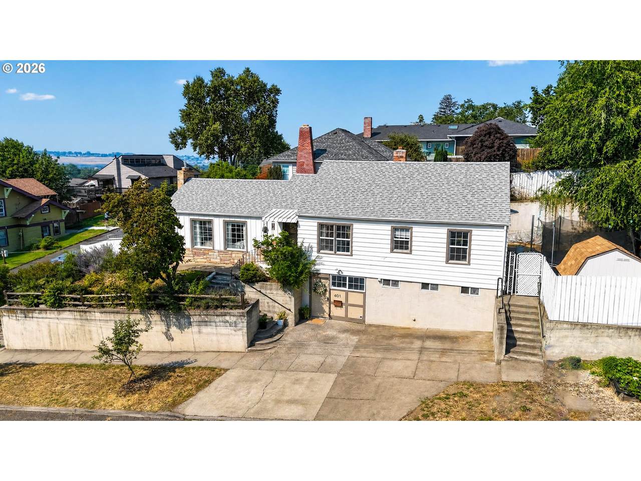 601 4TH St - Photo 1