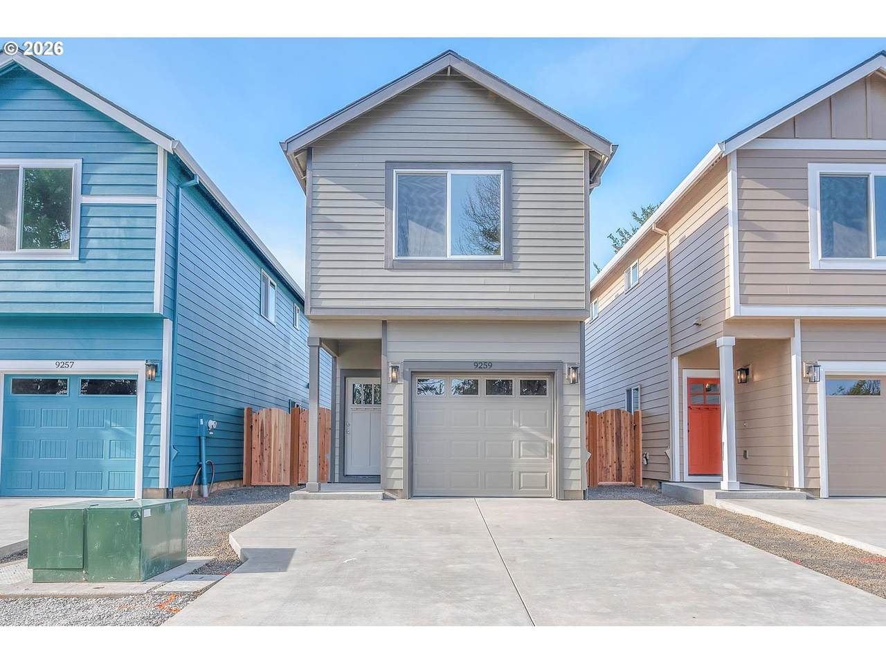 9259 Burnside St - Photo 1