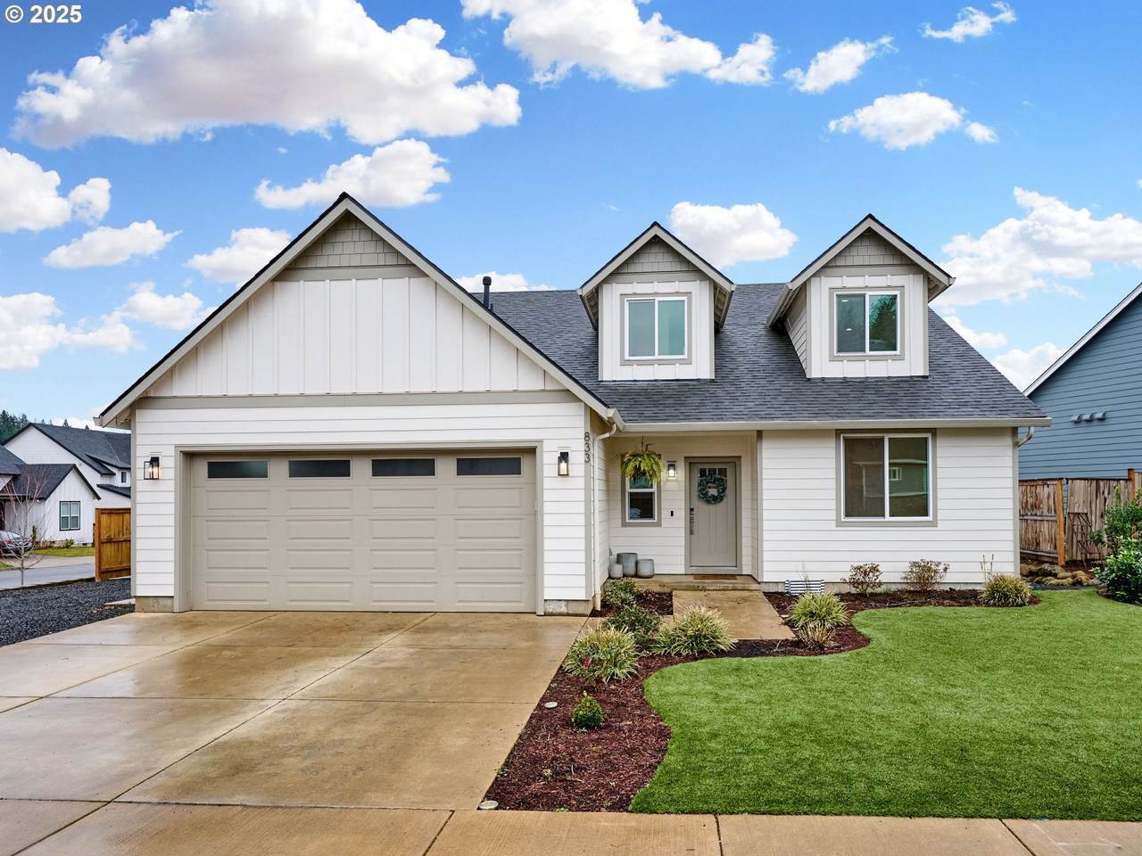 833 Hawk Dr - Photo 1