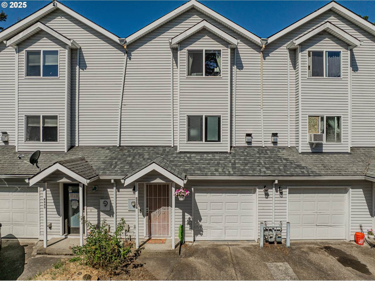 2327 Lee Ln - Photo 1