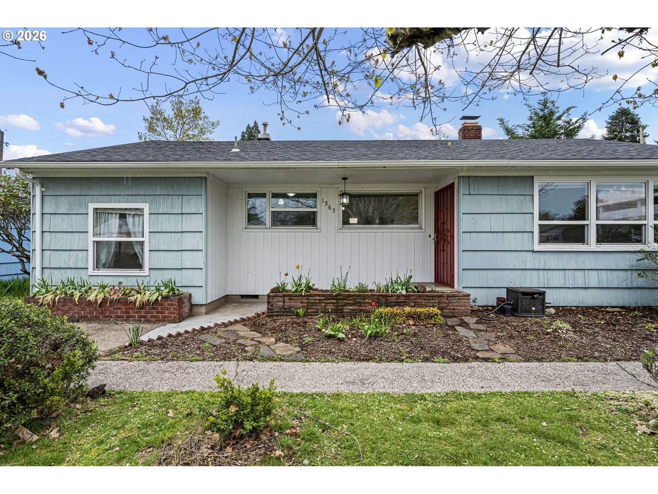 1565 Linwood St - Photo 1