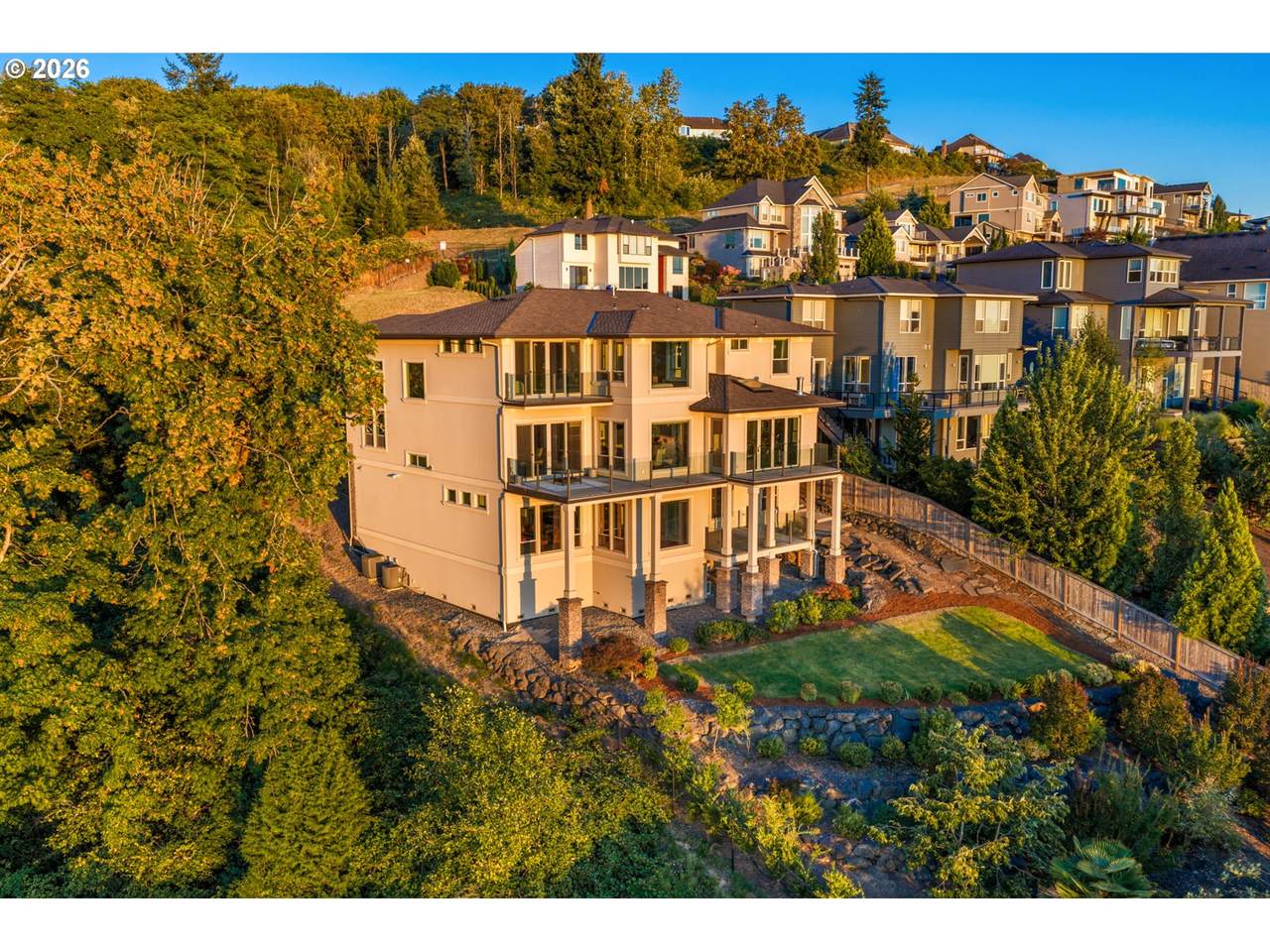 https://bt-photos.global.ssl.fastly.net/portland/1280_boomver_1_574108820-2.jpg
