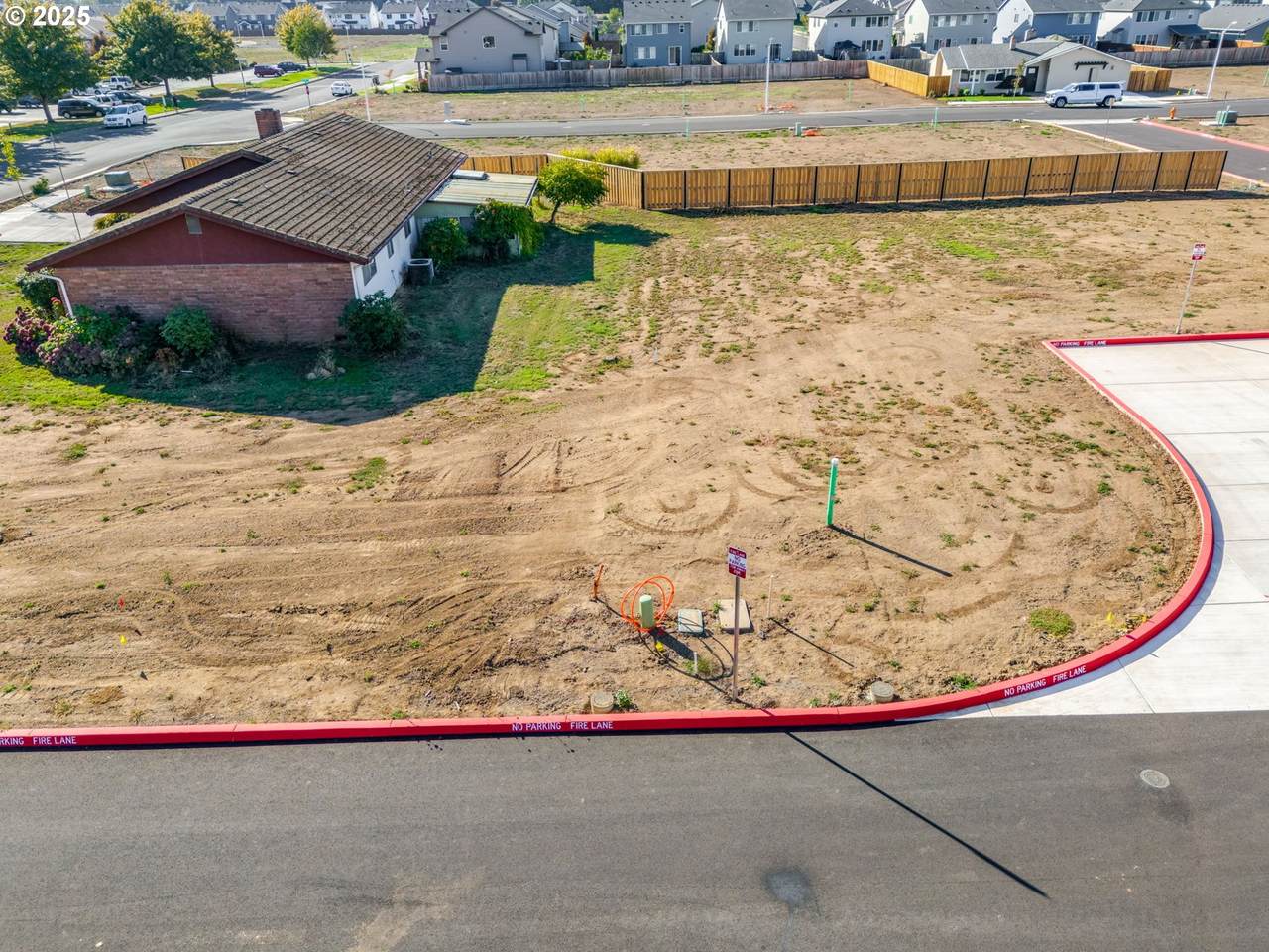 1487 Fir St - Photo 1