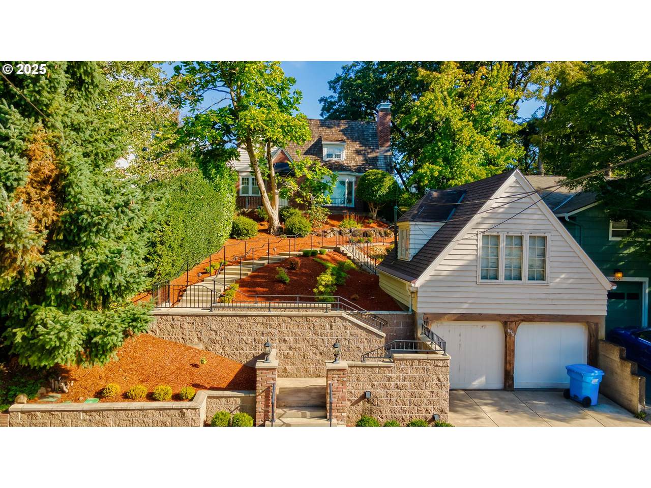 475 Leslie St - Photo 1