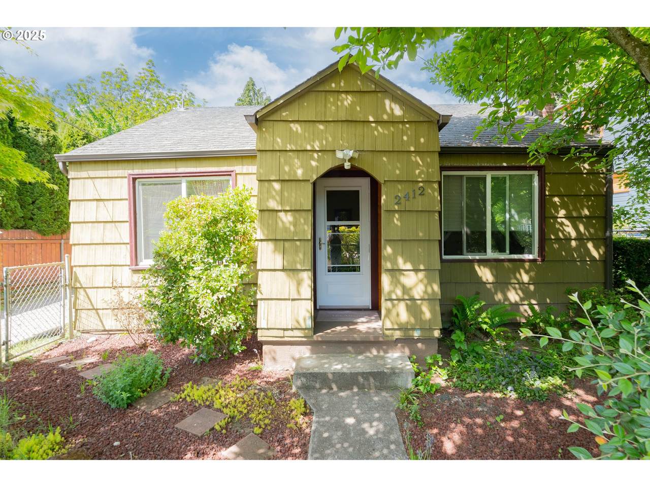 2412 Harney St - Photo 1