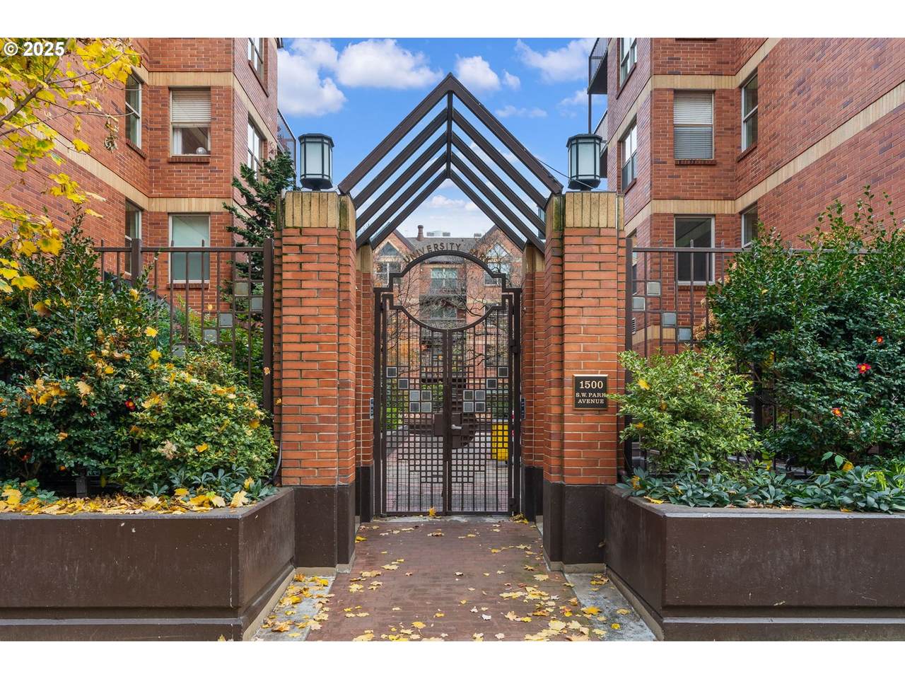 1500 Park Ave - Photo 1