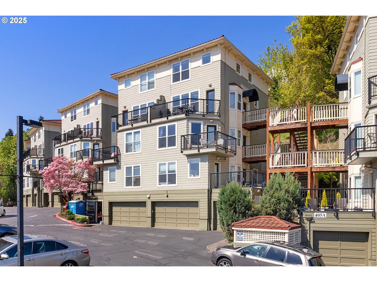 335 Uptown Ter - Photo 1