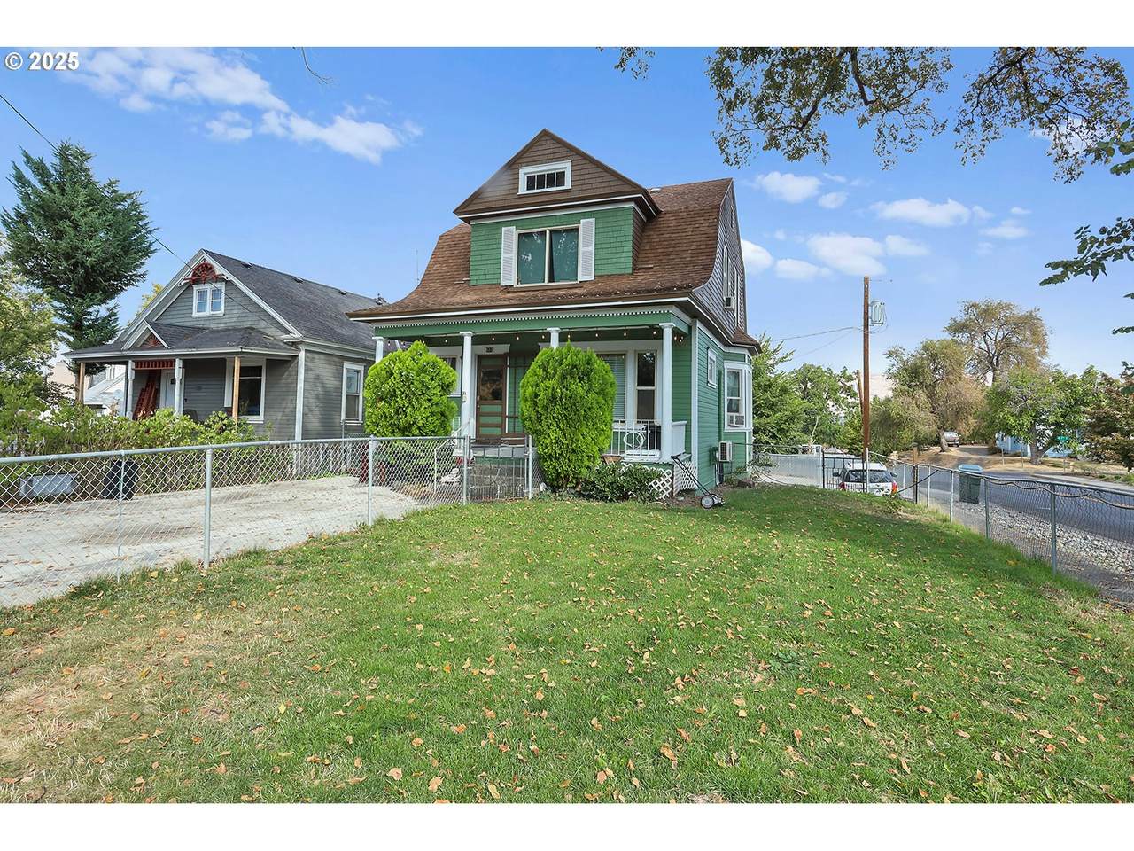 531 8TH St - Photo 1