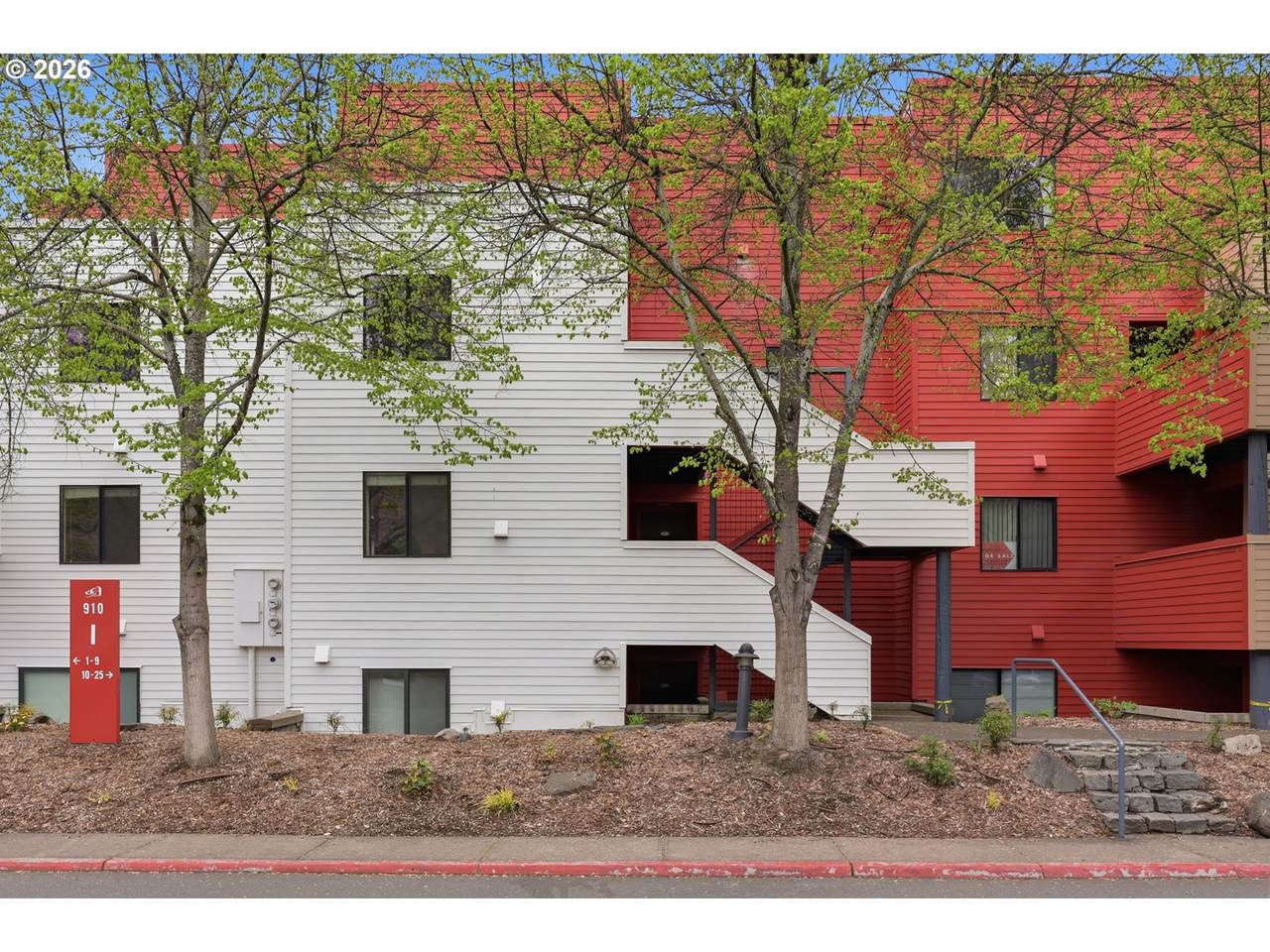 910 Naito Pkwy - Photo 1