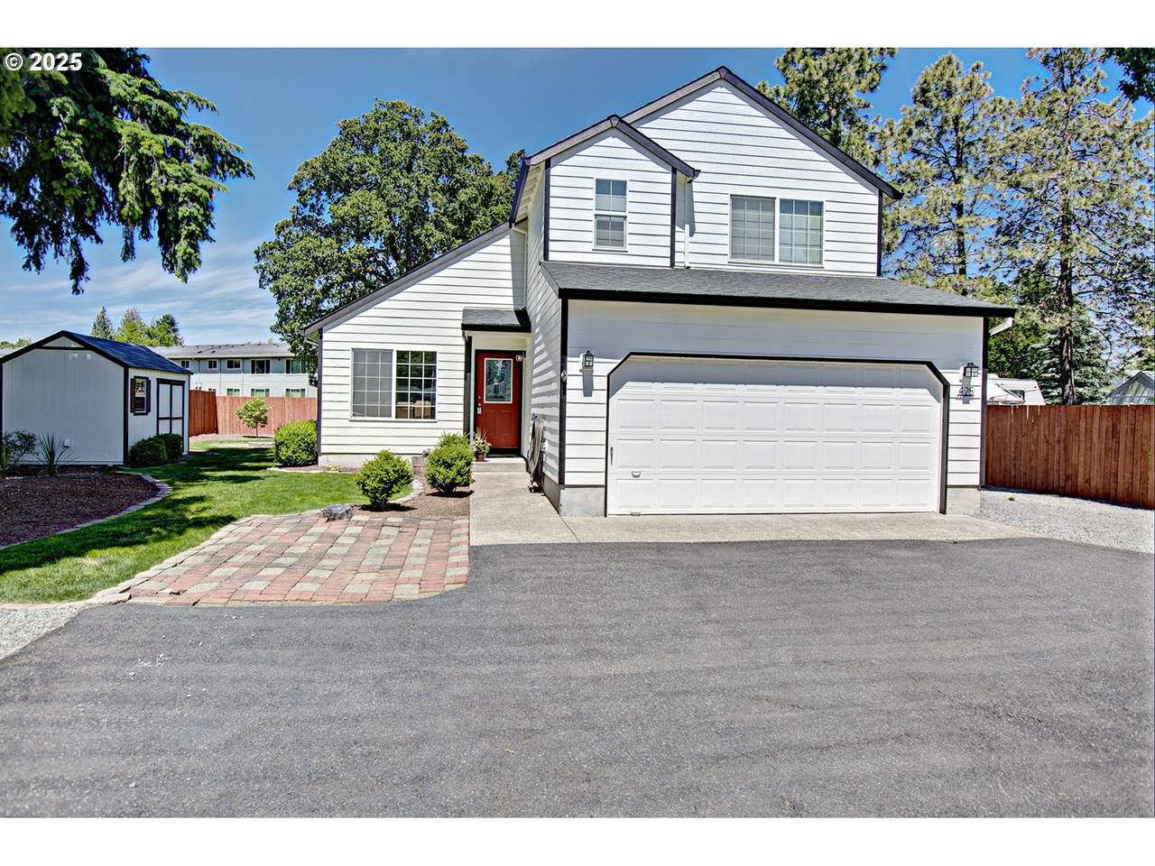 425 Warner St - Photo 1