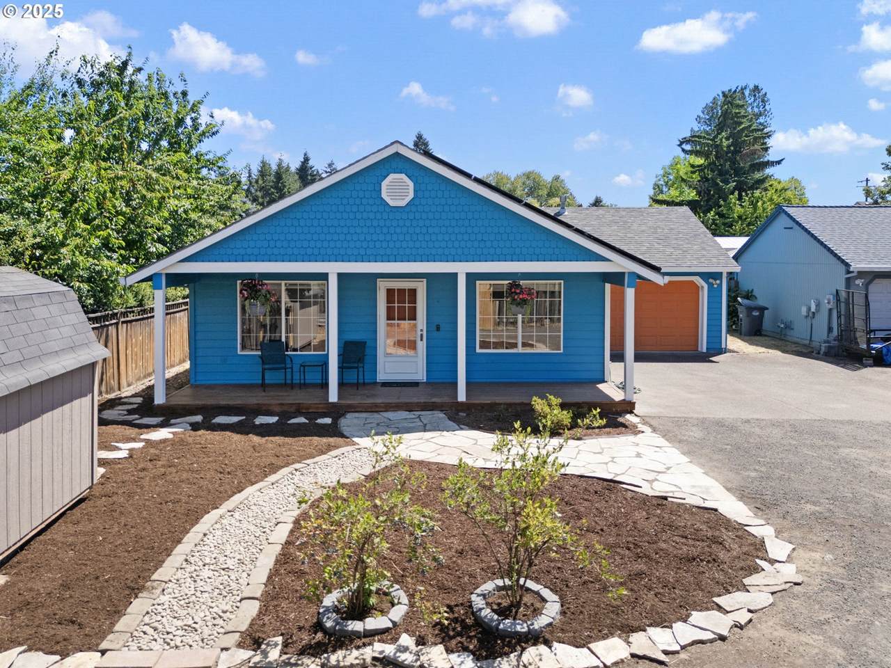 457 Forest St - Photo 1