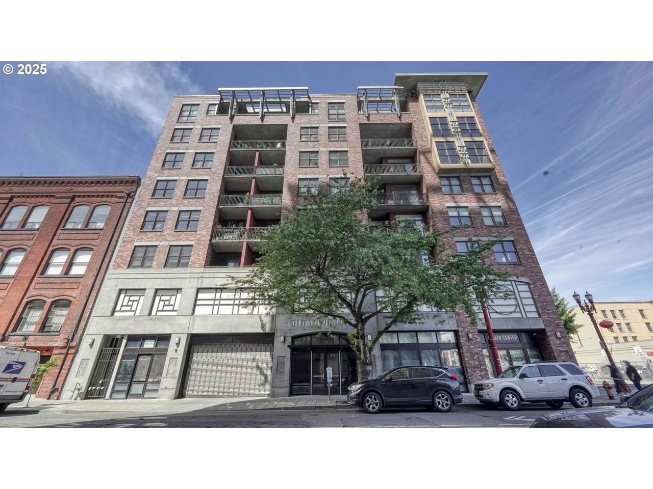 411 Flanders St - Photo 1