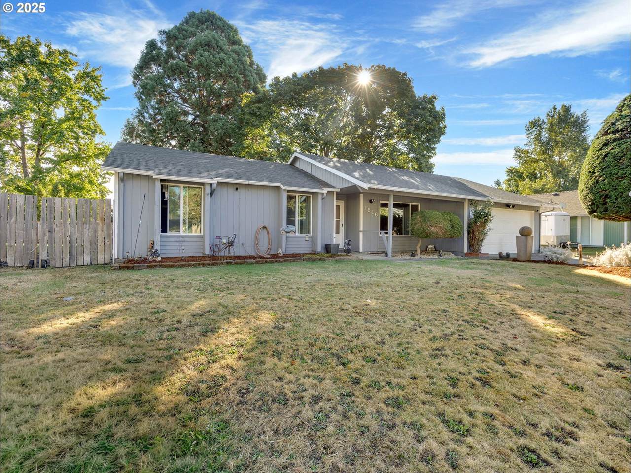 1816 Elliott Pl - Photo 1