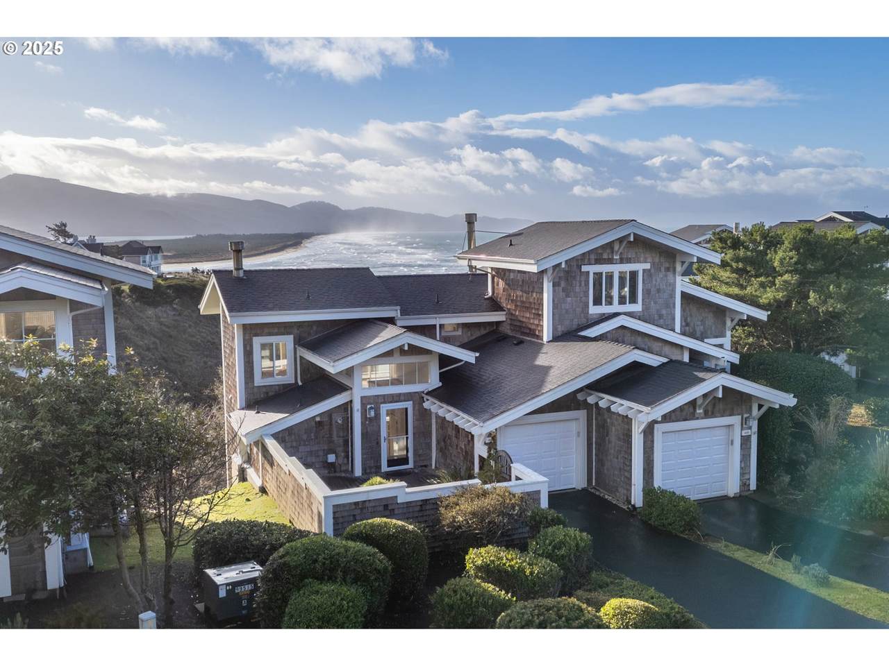 455 Capes Dr - Photo 1