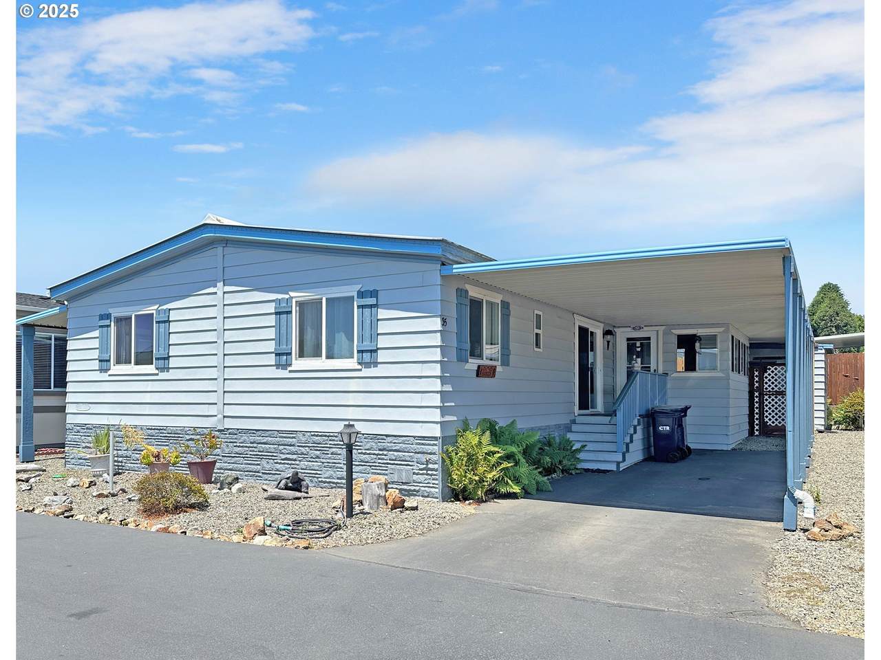 15889 Sunset Strip - Photo 1