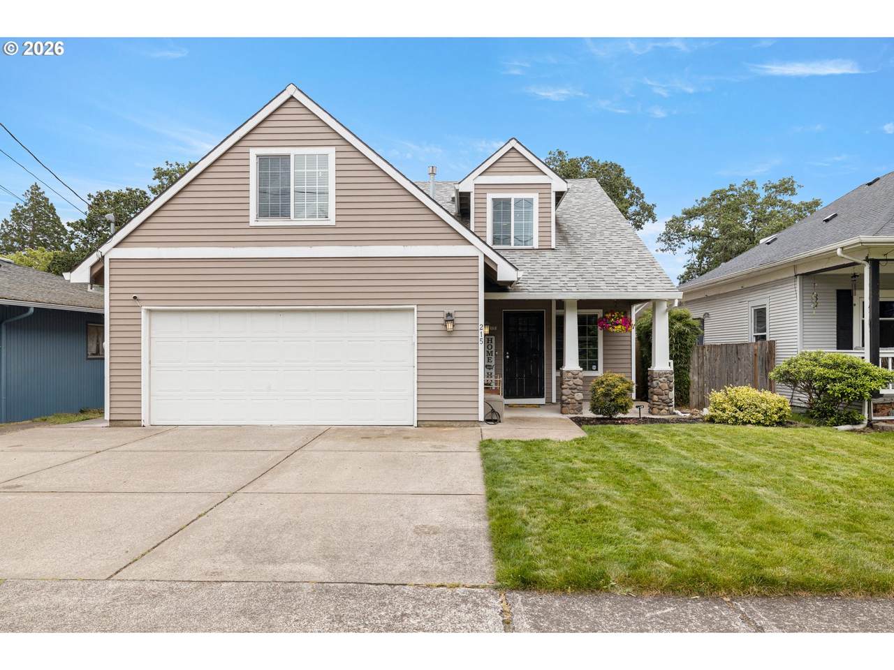 215 Hereford St - Photo 1