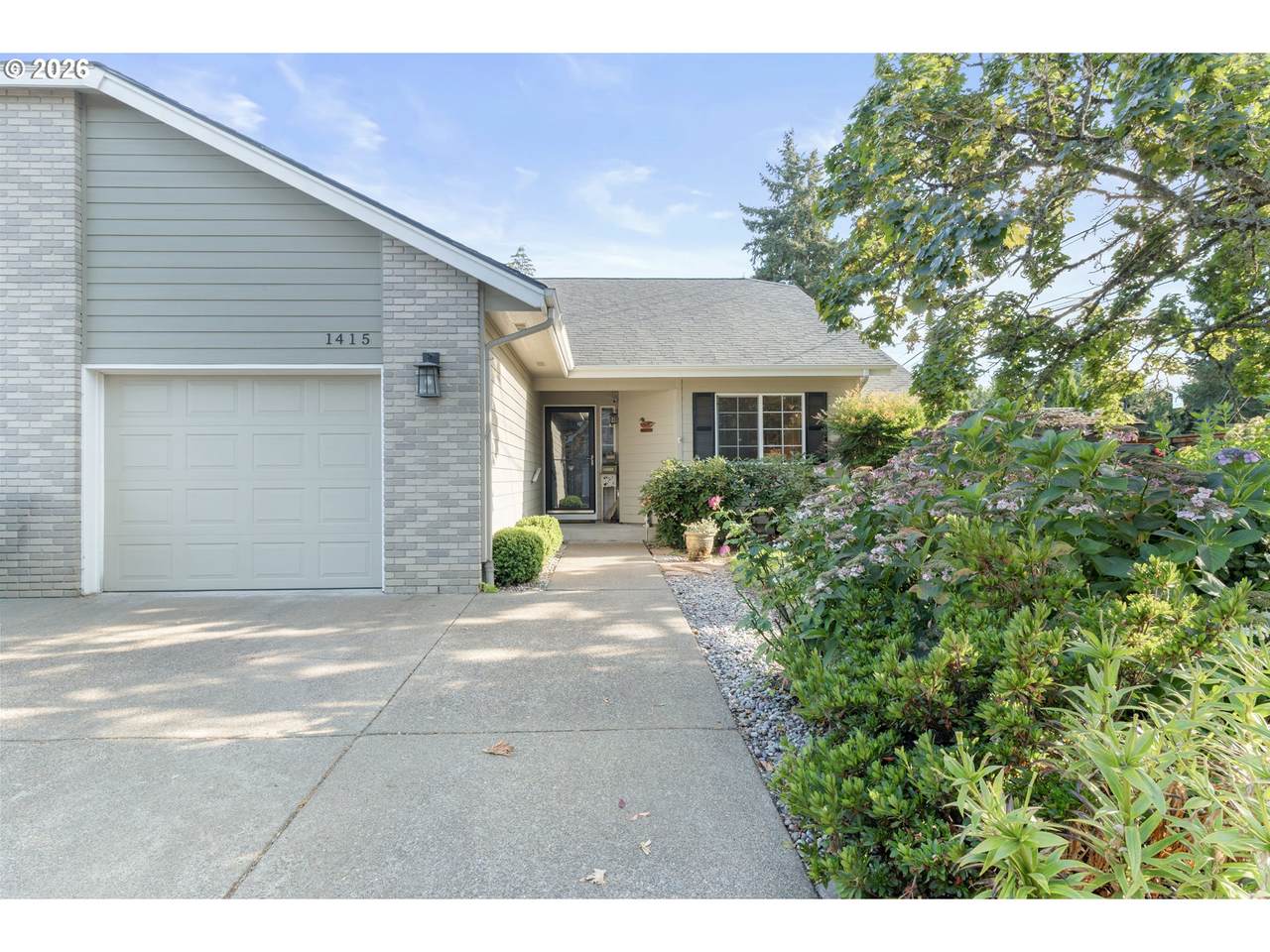 1415 Gilham Rd - Photo 1
