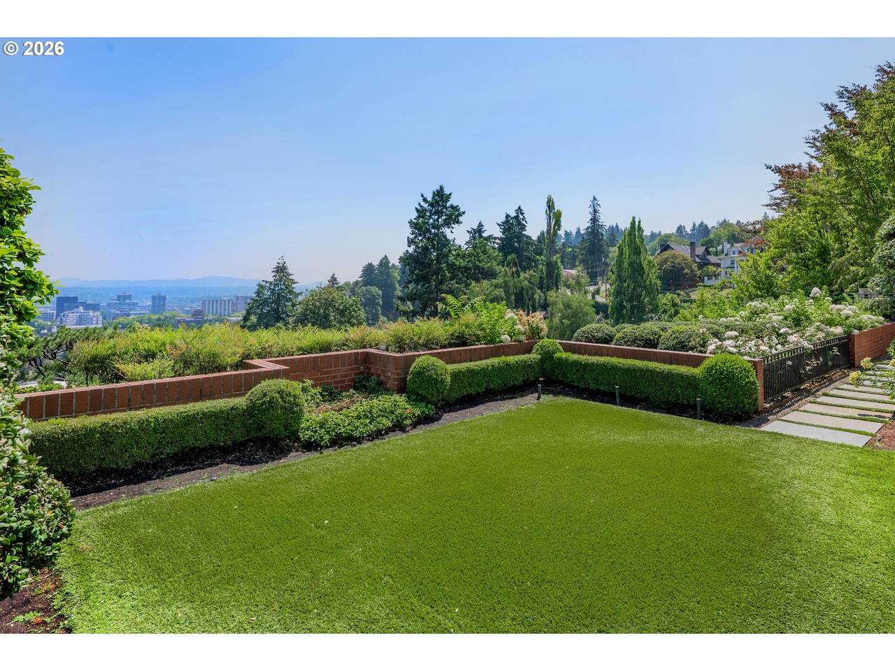 https://bt-photos.global.ssl.fastly.net/portland/1280_boomver_2_587009459-2.jpg