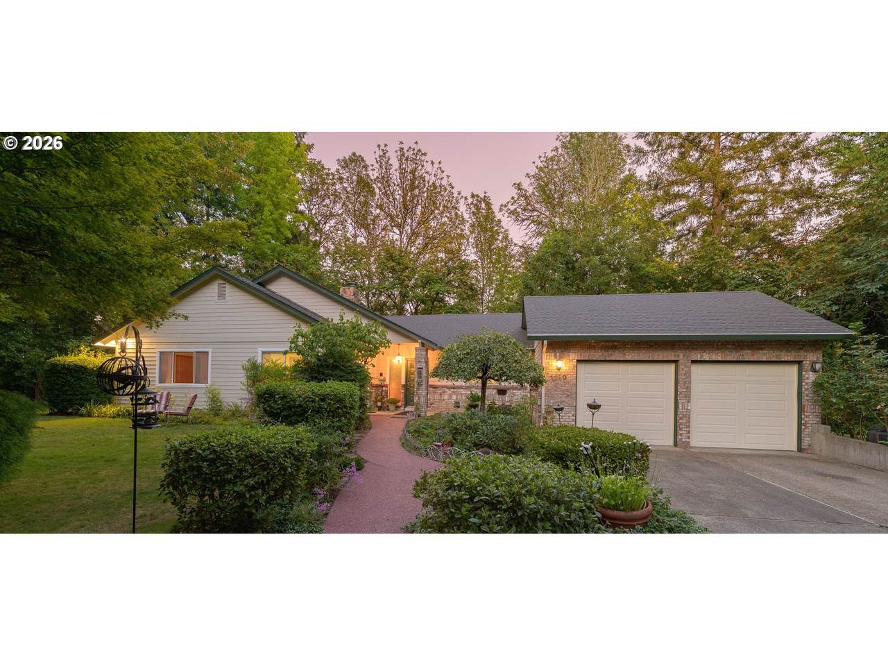 1180 Villard St - Photo 1