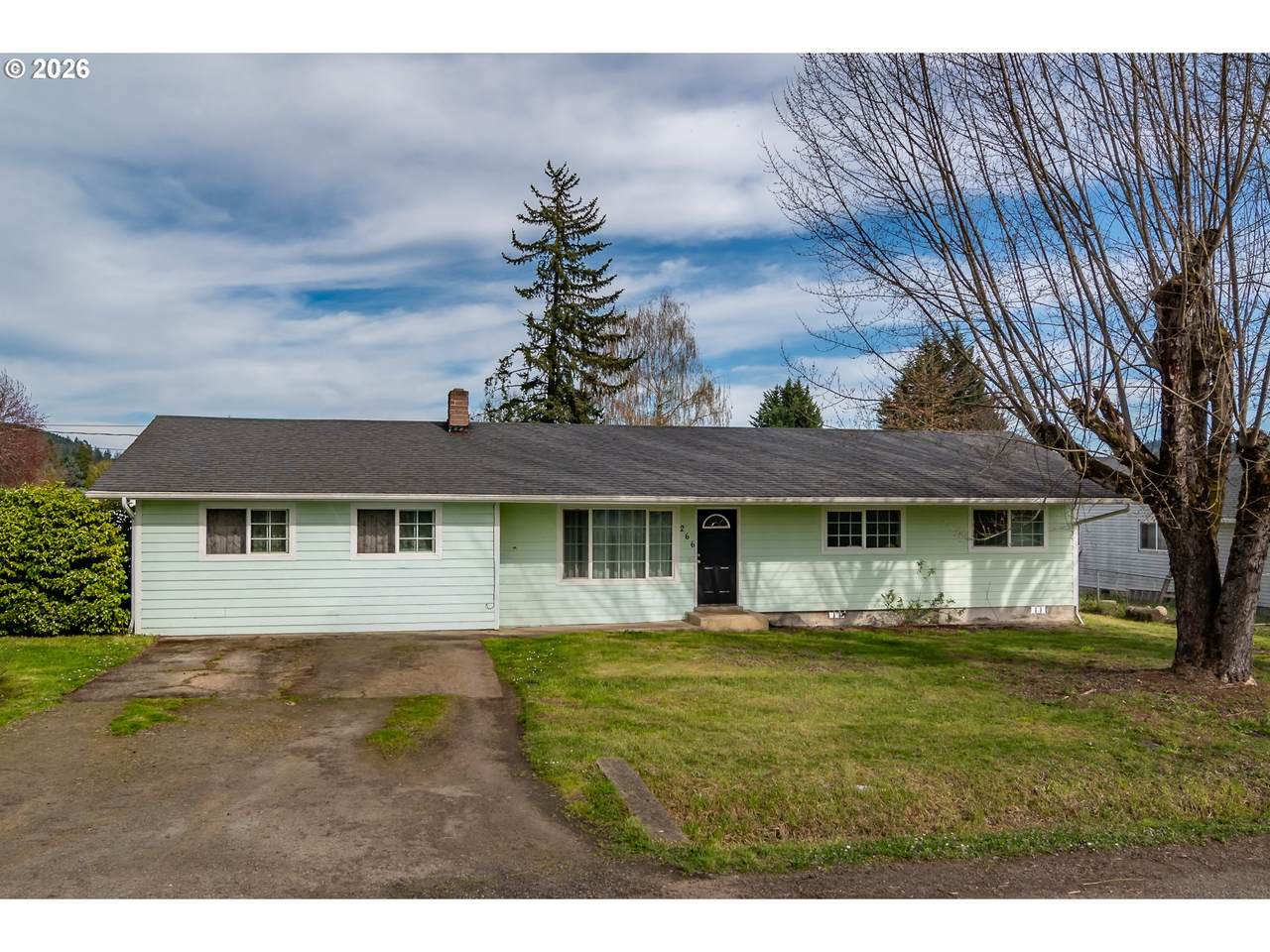266 Sherwood Dr - Photo 1