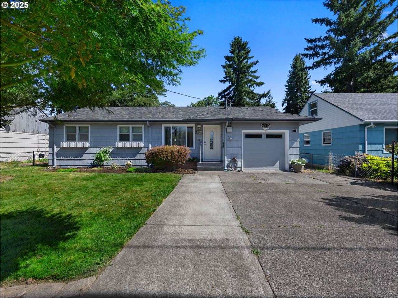 16715 Burnside St - Photo 1