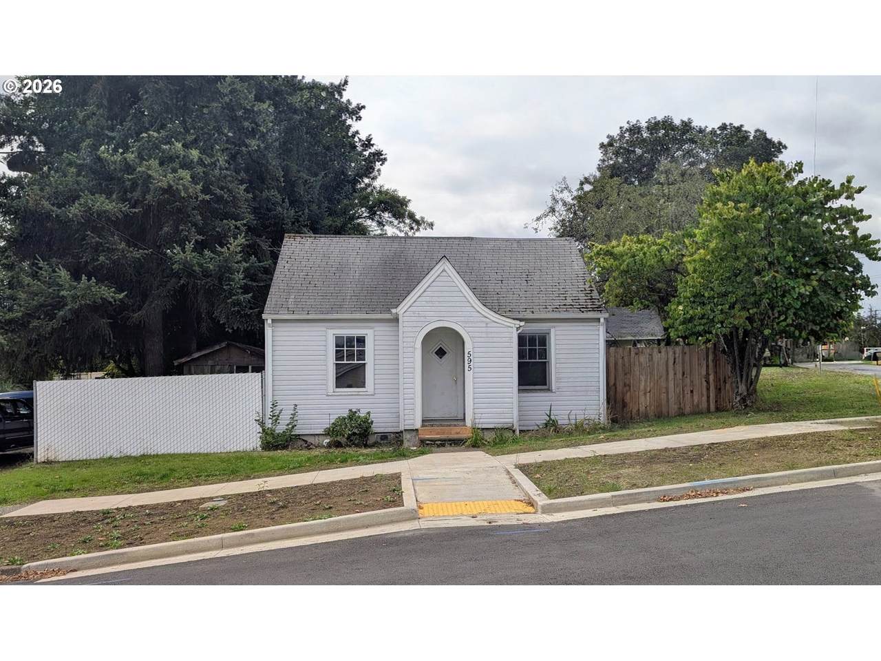 595 Clay St - Photo 1