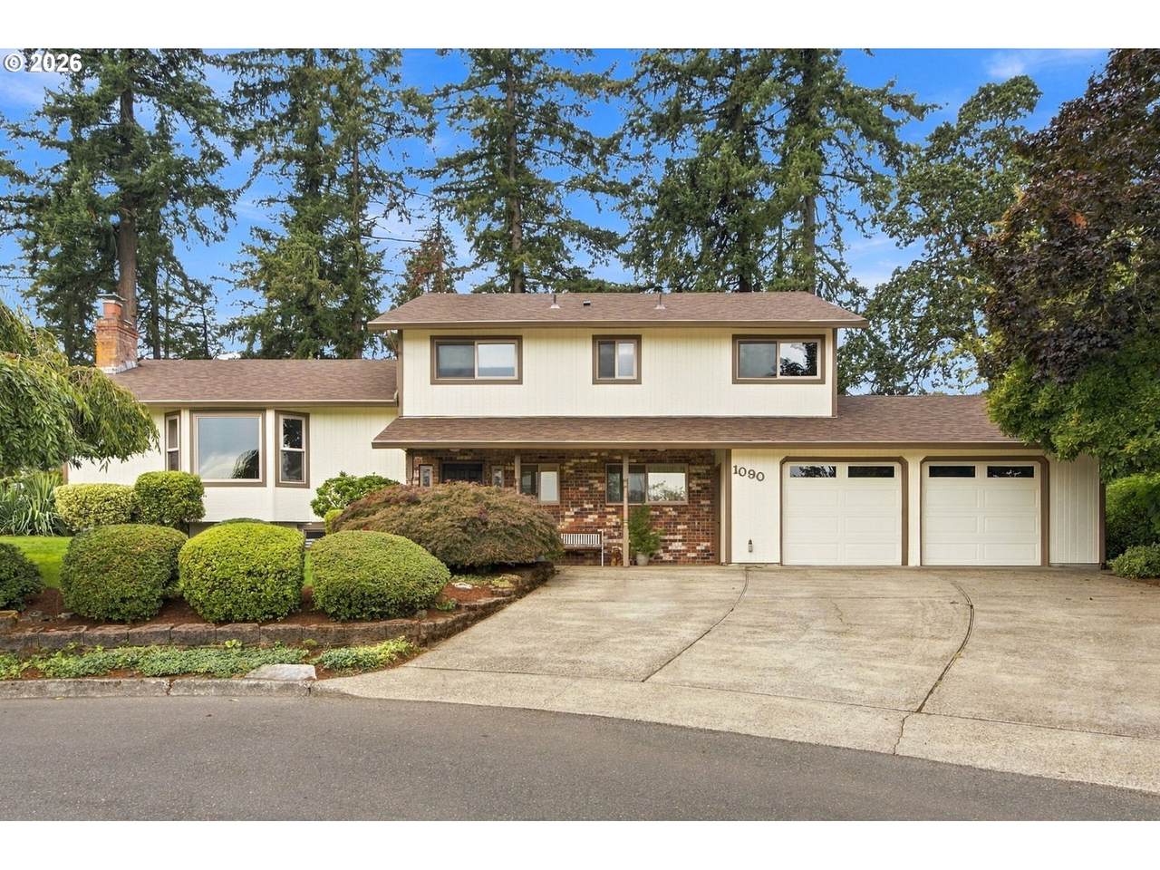 1090 13TH Ave - Photo 1