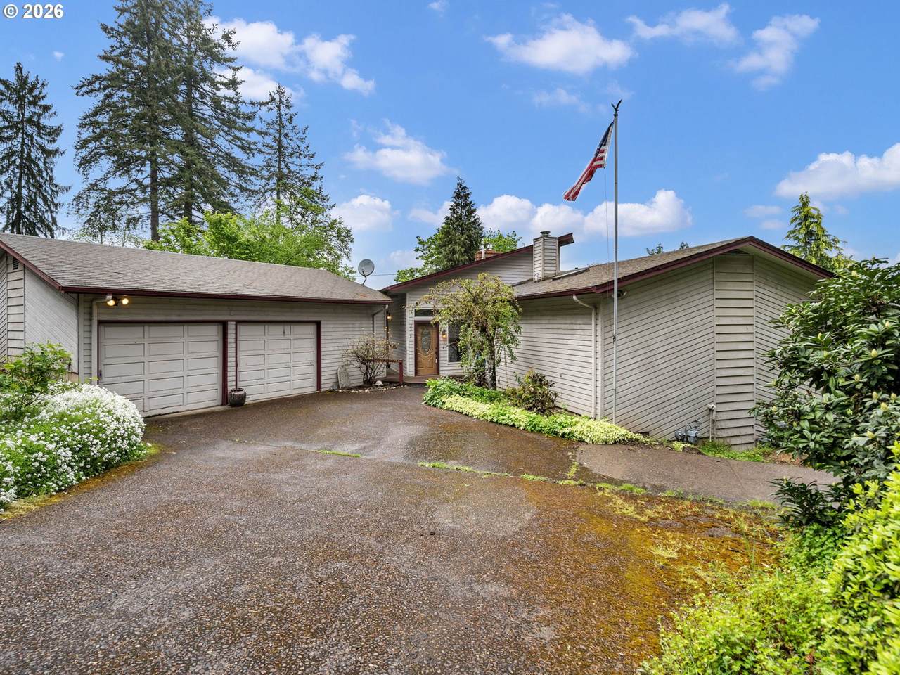 2319 Emerald Dr - Photo 1