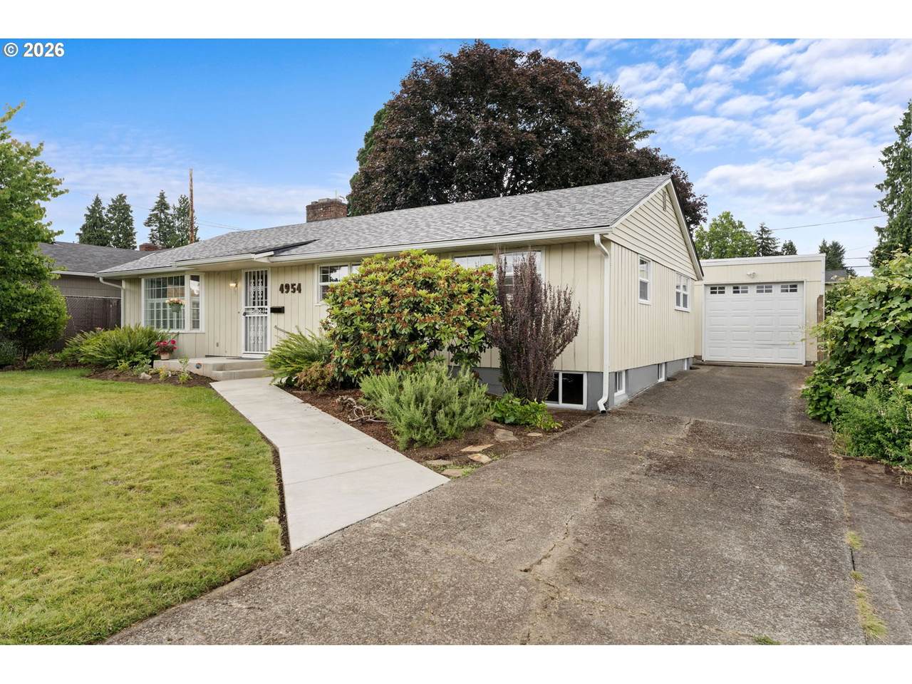 https://bt-photos.global.ssl.fastly.net/portland/1280_boomver_1_590618688-2.jpg