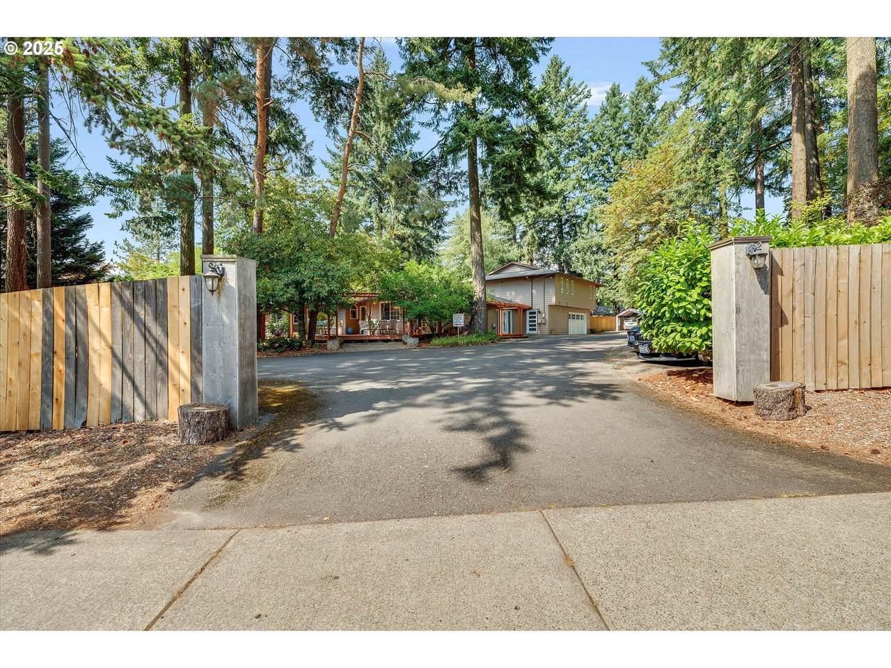 https://bt-photos.global.ssl.fastly.net/portland/1280_boomver_1_591230010-2.jpg
