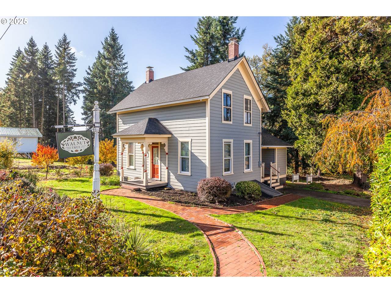 21497 Highway 99E - Photo 1