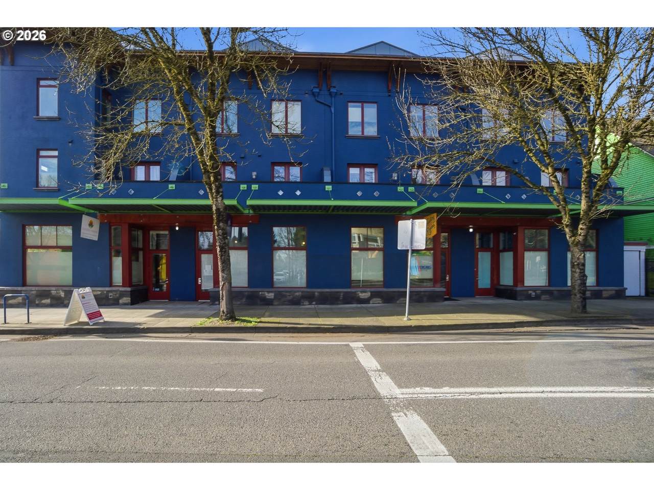 325 Graham St - Photo 1