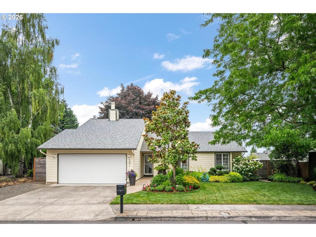 391 Nancy Ave - Photo 1