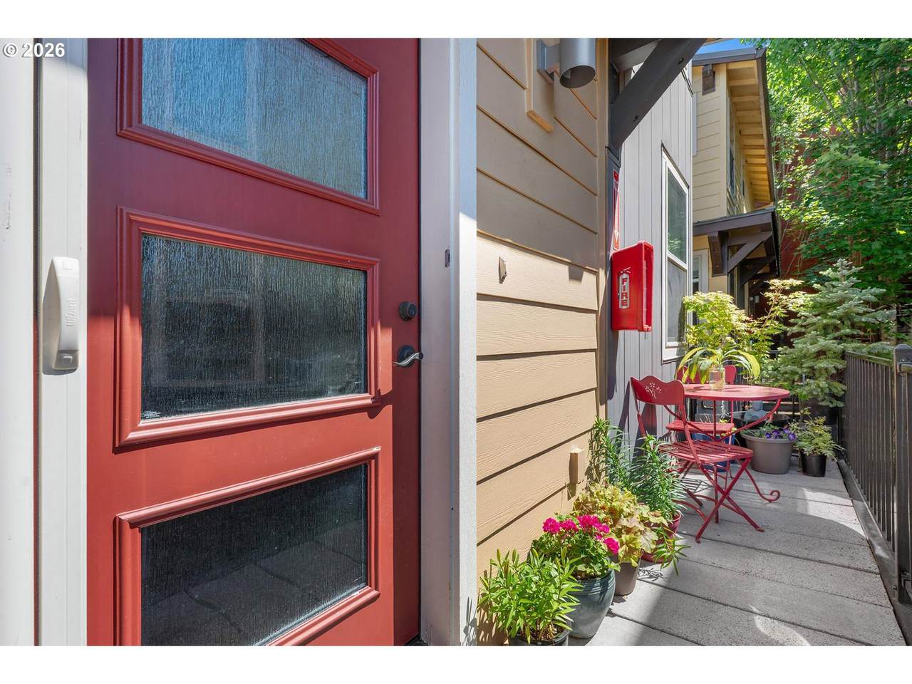 https://bt-photos.global.ssl.fastly.net/portland/1280_boomver_1_592954354-2.jpg