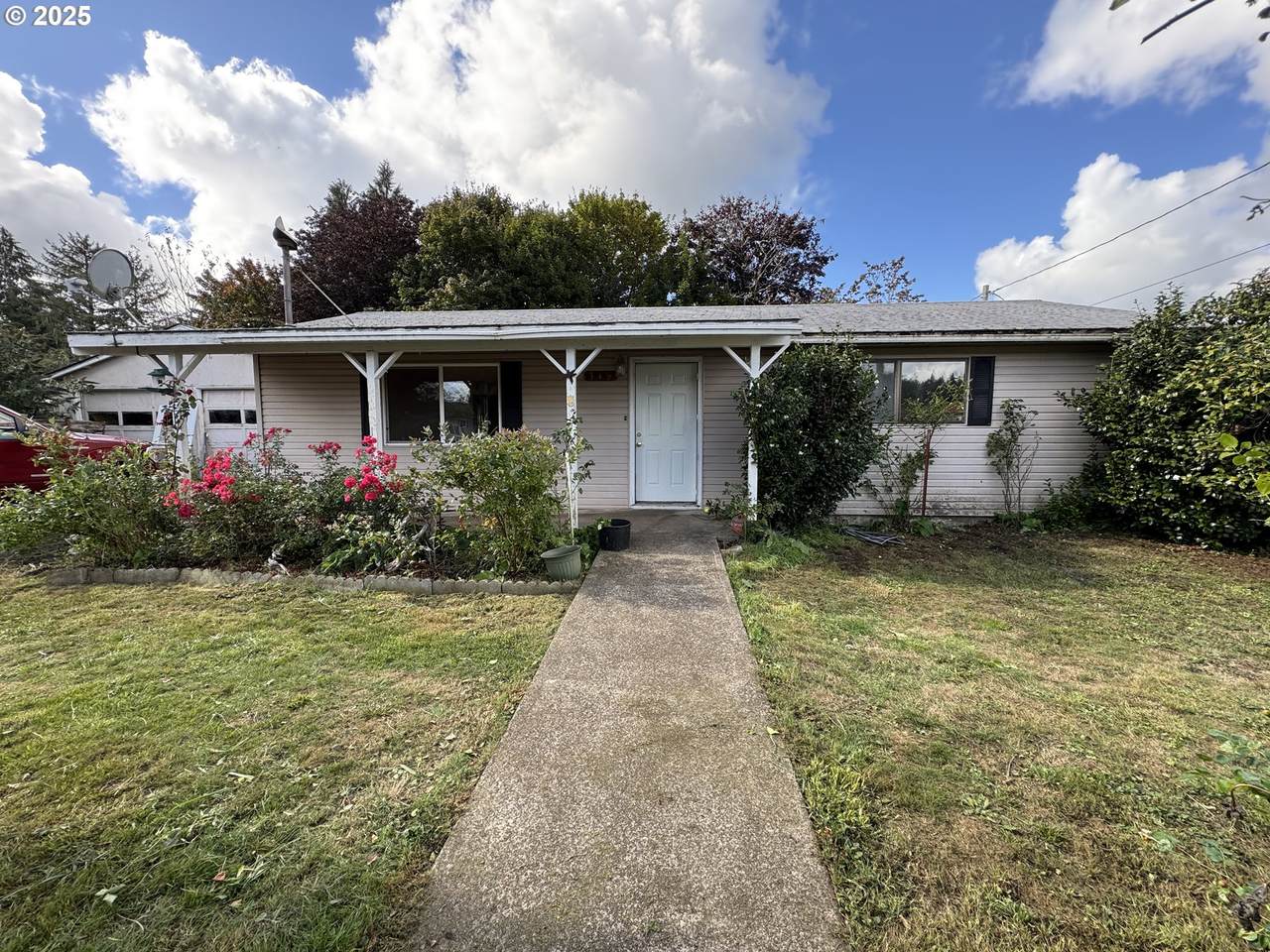 349 Emerald St - Photo 1