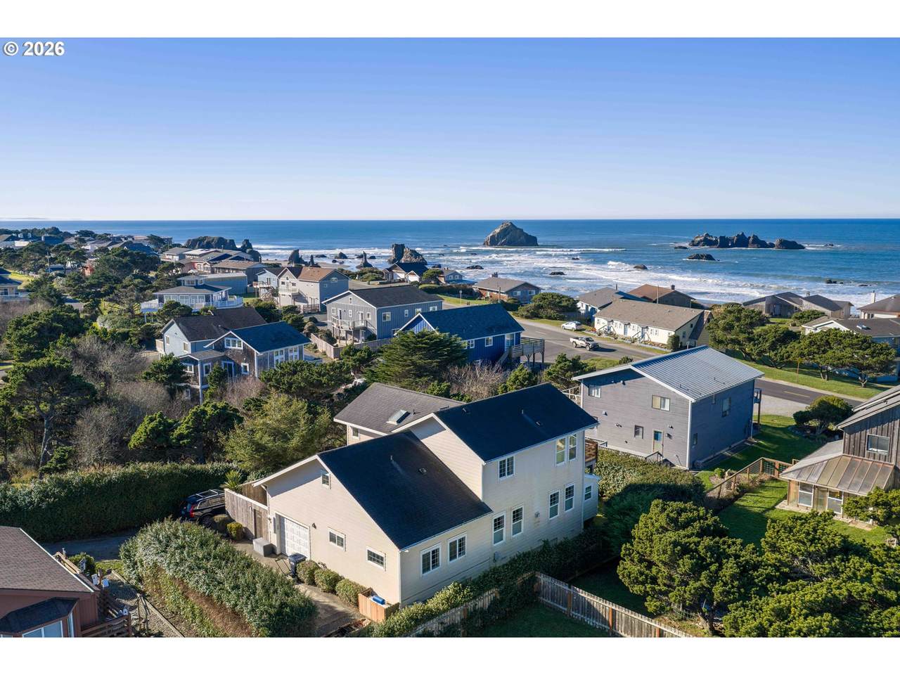 1240 Newport Ave - Photo 1