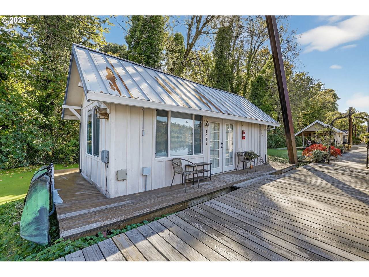 901 Mcloughlin Blvd - Photo 1