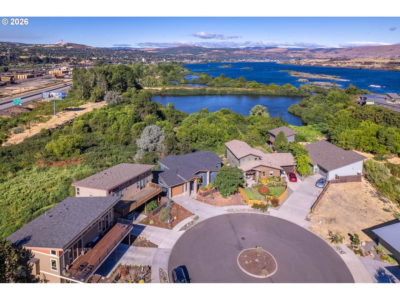 https://bt-photos.global.ssl.fastly.net/portland/1280_boomver_1_596930765-2.jpg