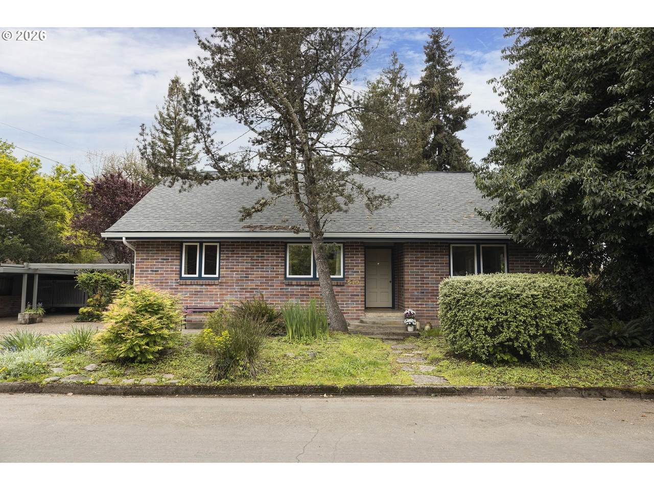 540 9TH St - Photo 1