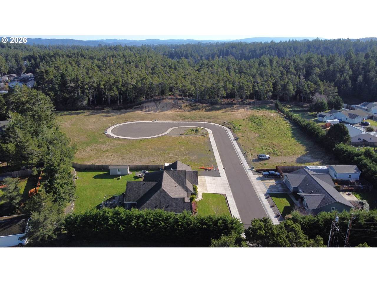 1070 Park Pl - Photo 1
