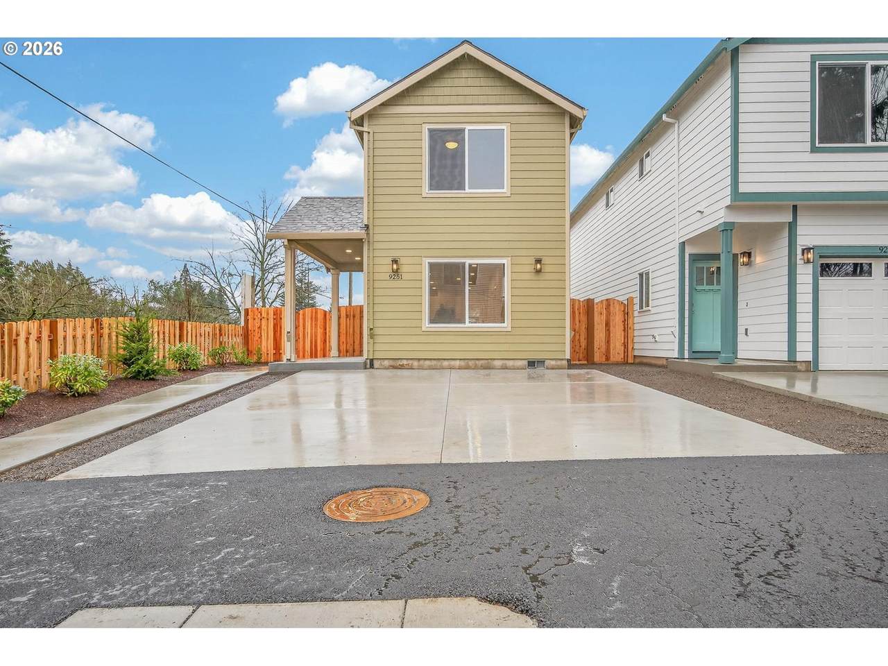 9251 Burnside St - Photo 1