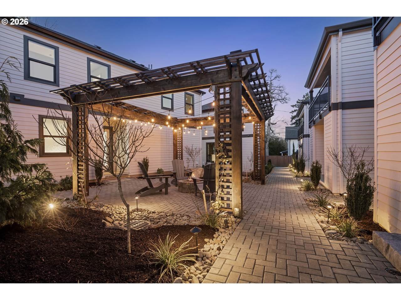 https://bt-photos.global.ssl.fastly.net/portland/1280_boomver_1_598488249-2.jpg