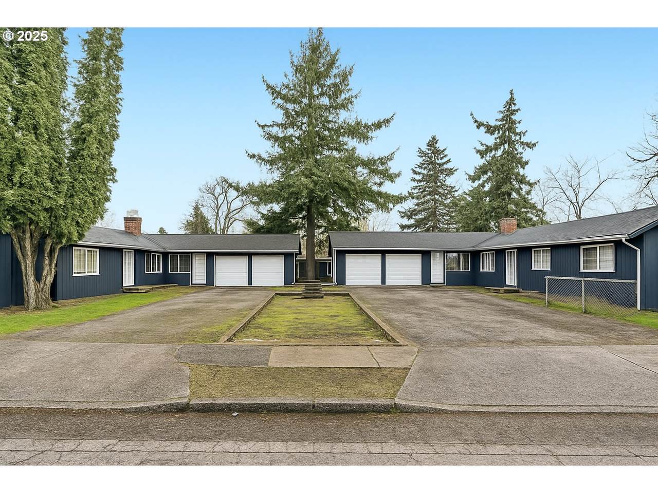 15544 Couch St - Photo 1