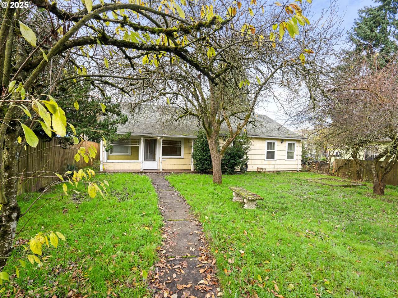 6525 Montana Ave - Photo 1