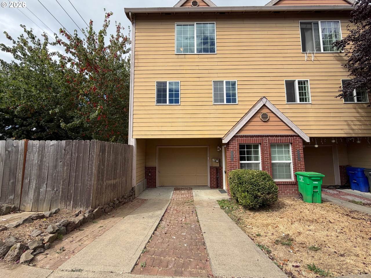 12103 Harold St - Photo 1