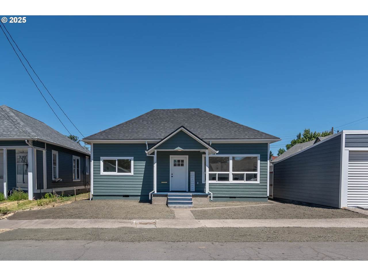 176 Hoover Ave - Photo 1