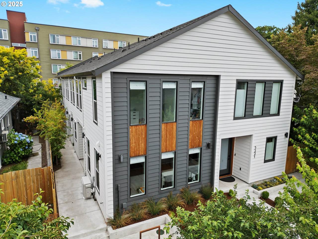 5219 Maryland Ave - Photo 1