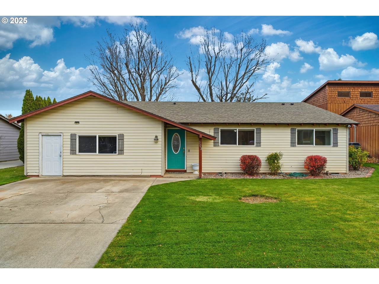 303 Dehaven St - Photo 1