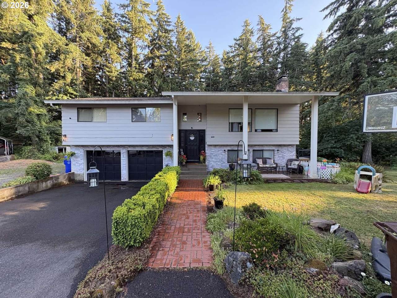 15984 Brook Ct - Photo 1